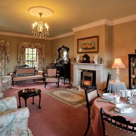 Pinewood Lodge Guest House Omagh Buitenkant foto
